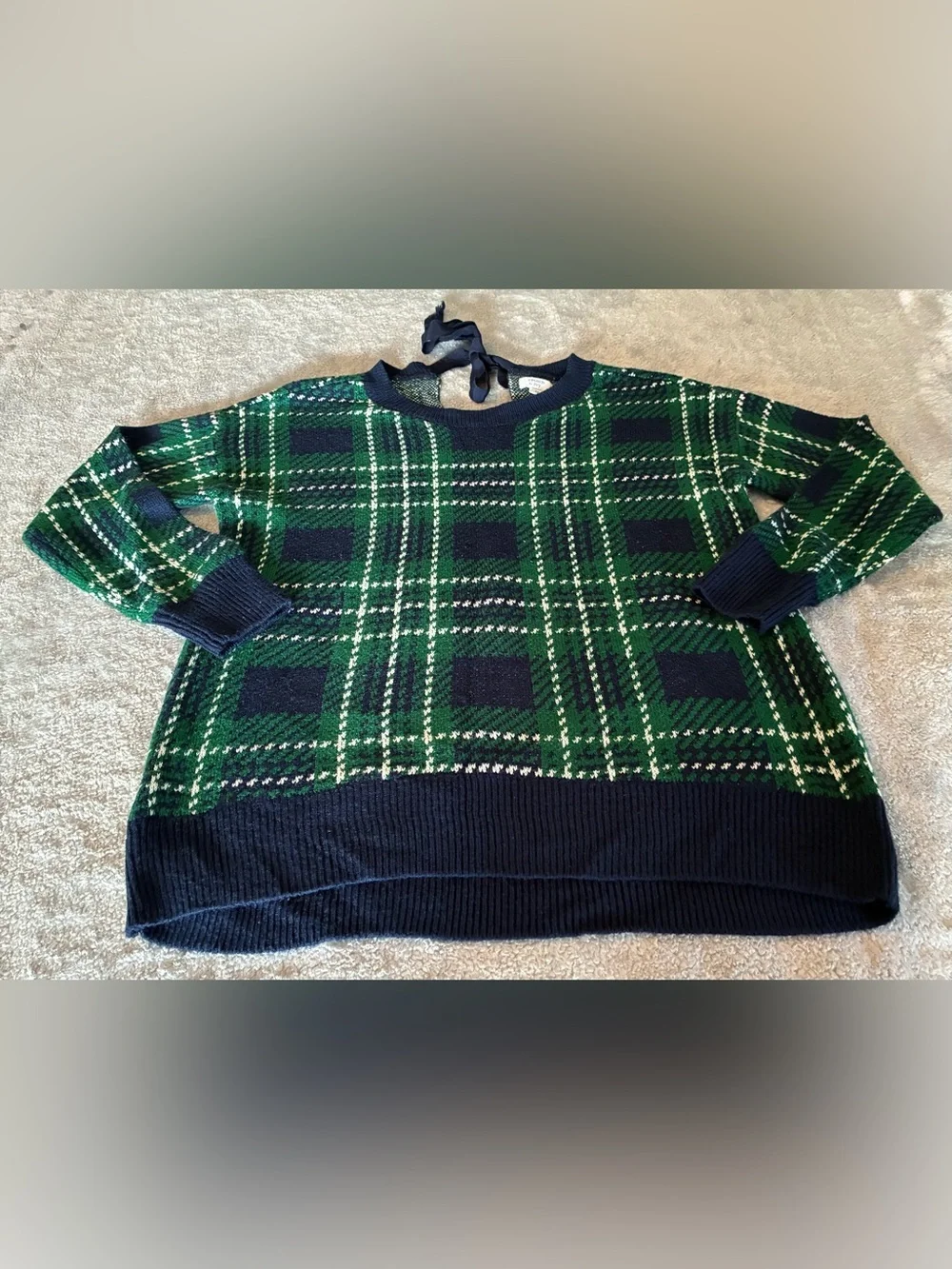 Women’s crown & ivy Green and Navy Plaid Crewneck Sweater Ties in Back Size M